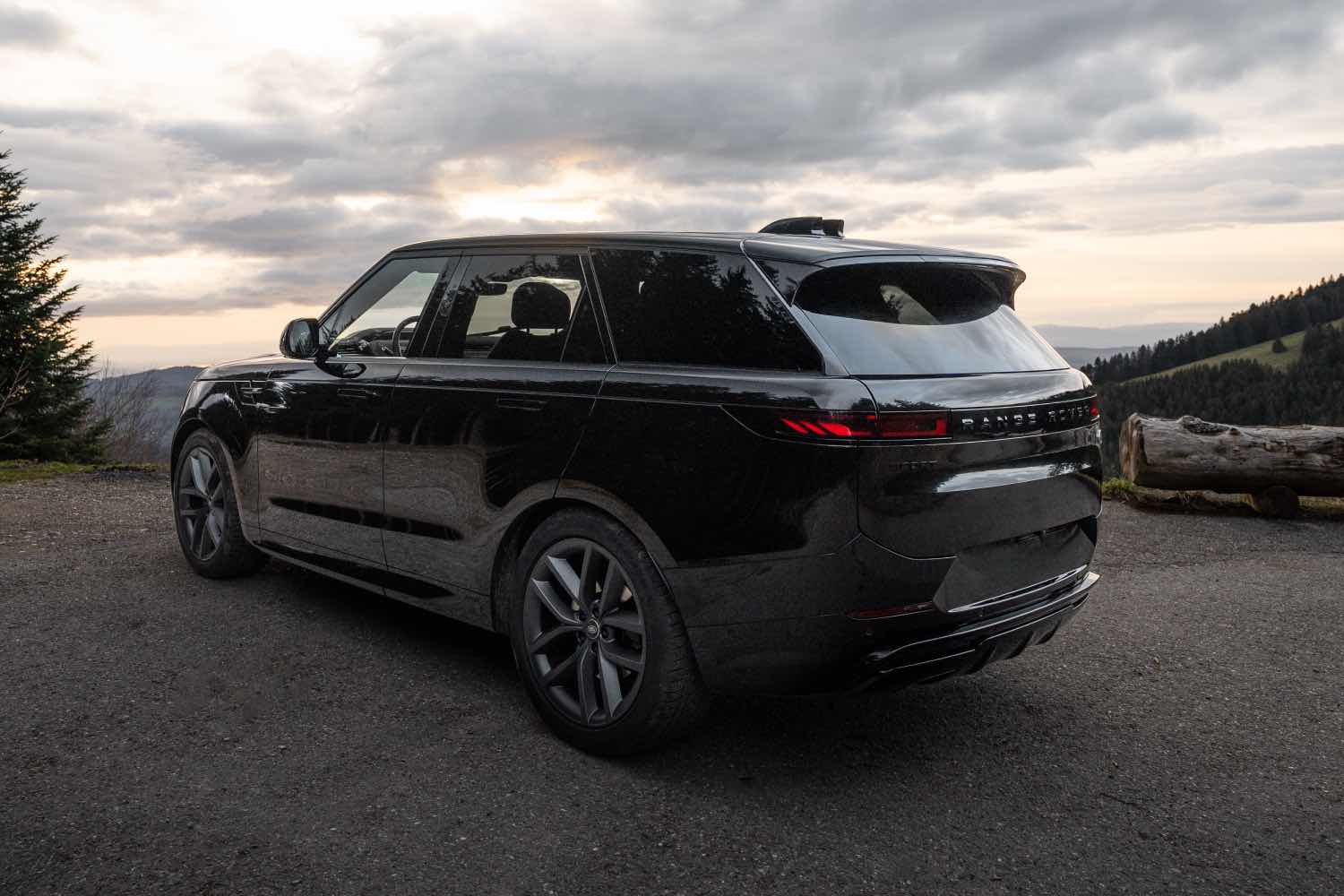 Interior of a Range Rover Sport to rent in Geneva, Switzerland - premium cabin for Swiss holidays with Deluxe Rental Cars