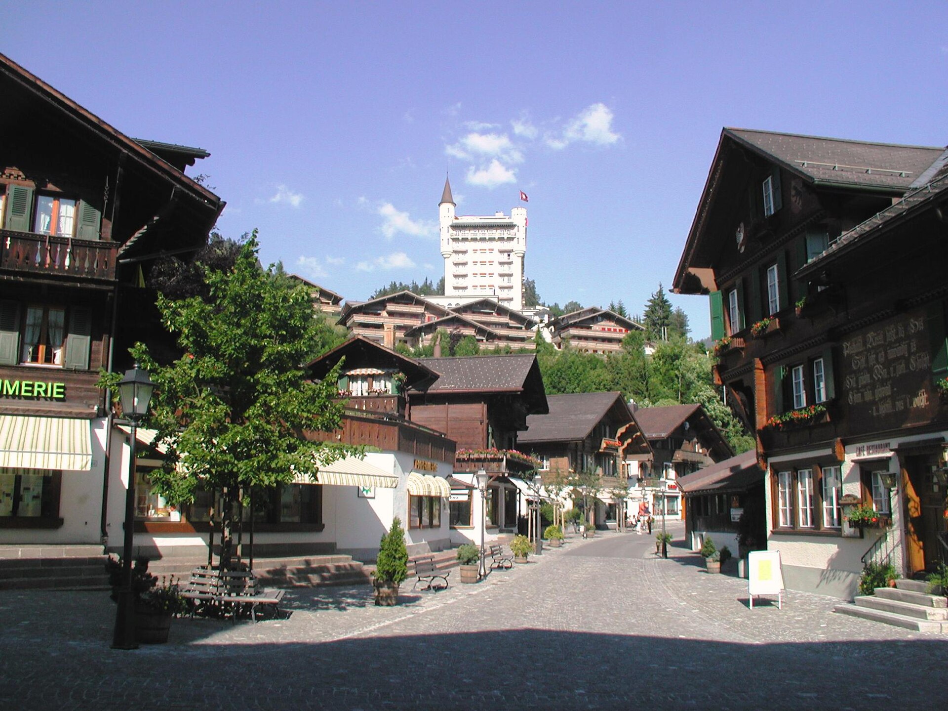 Gstaad Promenade - luxury shopping near Montreux, Switzerland for clients who rent a Range Rover HSE