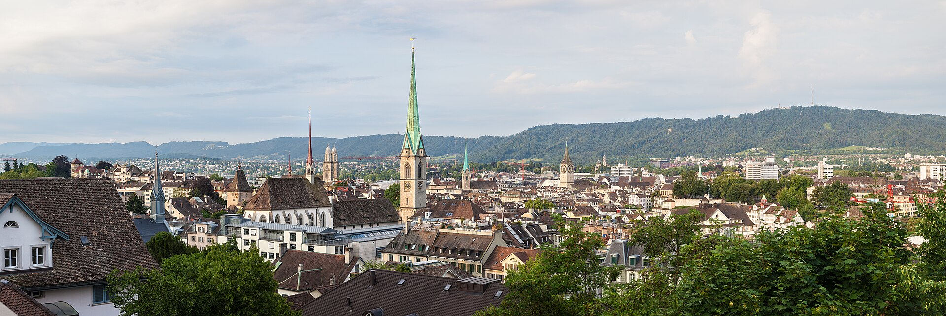 Weinplatz & Limmatquai - luxury shopping near Zurich, Switzerland for clients who rent a Land Rover Defender