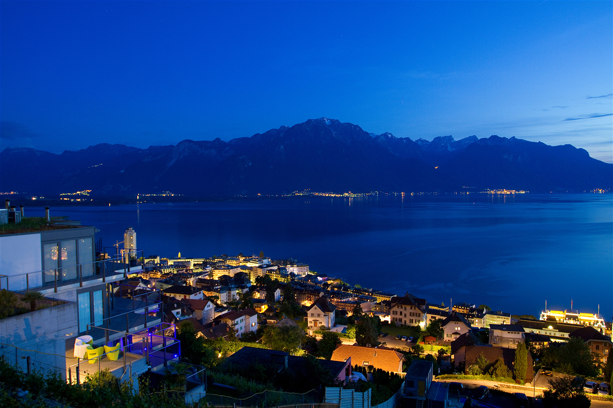 Montreux Palace & Grand-Rue boutiques - luxury shopping near Montreux, Switzerland for clients who rent a Range Rover HSE